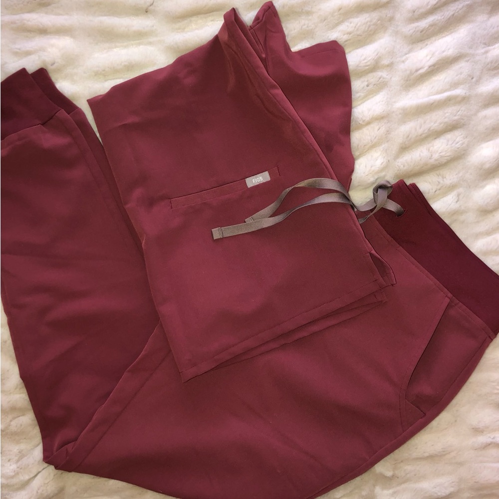 Figs scrub set ( Dark Cherry)